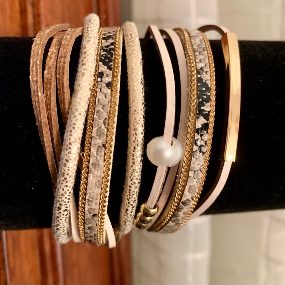 Magnetic wrap bracelet gold